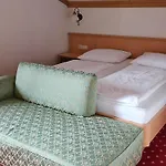 Bocking Apartment *
